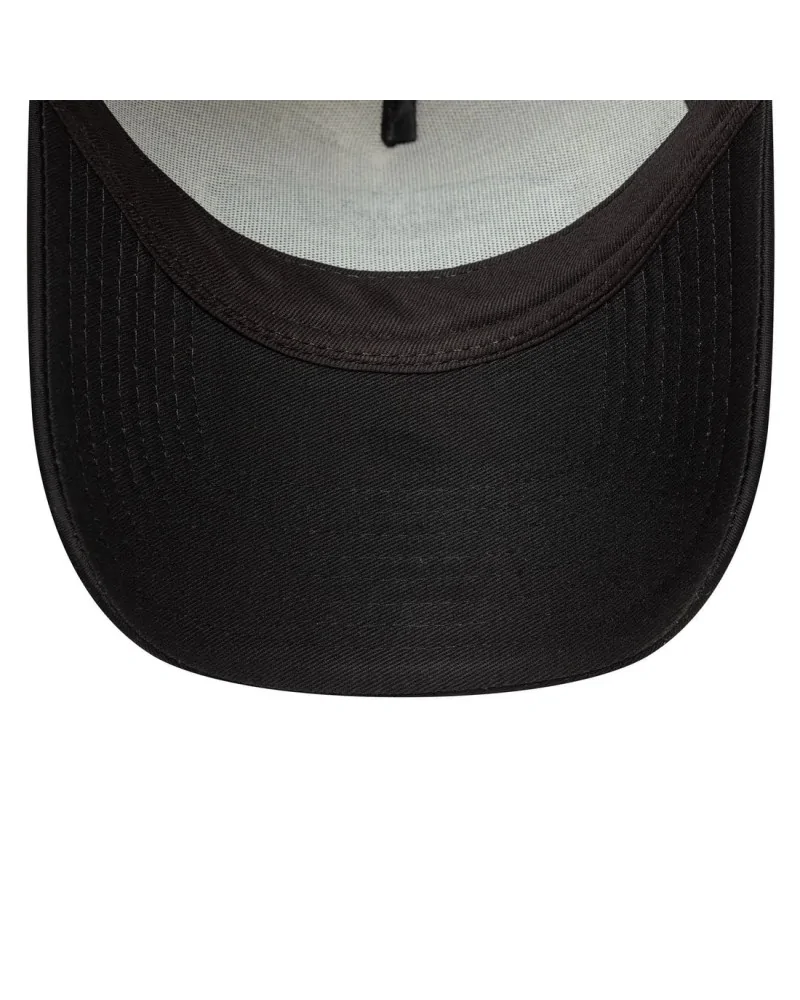 New Era - Oval Foam Patch Trucker Cap - Cream / Black