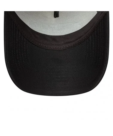New Era - Oval Foam Patch Trucker Cap - Cream / Black