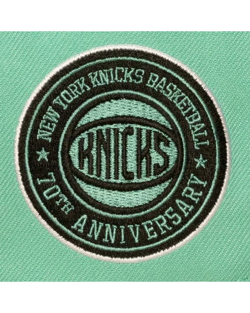 Mitchell & Ness - New York Knicks In The City Pro Snapback Cap - Mint / Black